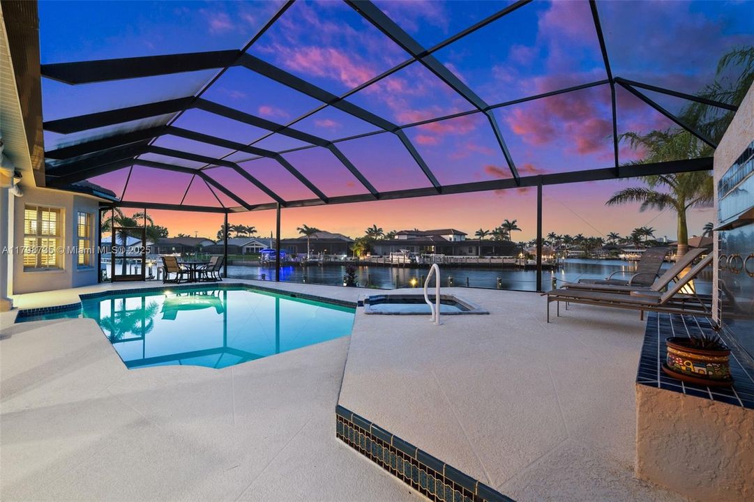 Pool and Spa all screened in