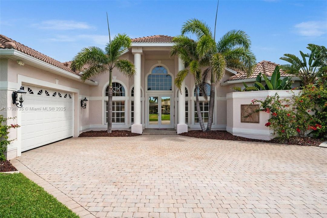 Beautiful Welcoming Entrance