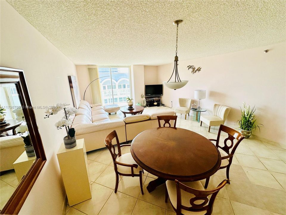 For Sale: $880,000 (2 beds, 2 baths, 1480 Square Feet)