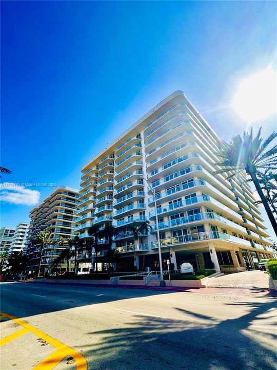 For Sale: $880,000 (2 beds, 2 baths, 1480 Square Feet)