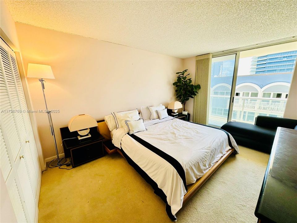 For Sale: $880,000 (2 beds, 2 baths, 1480 Square Feet)