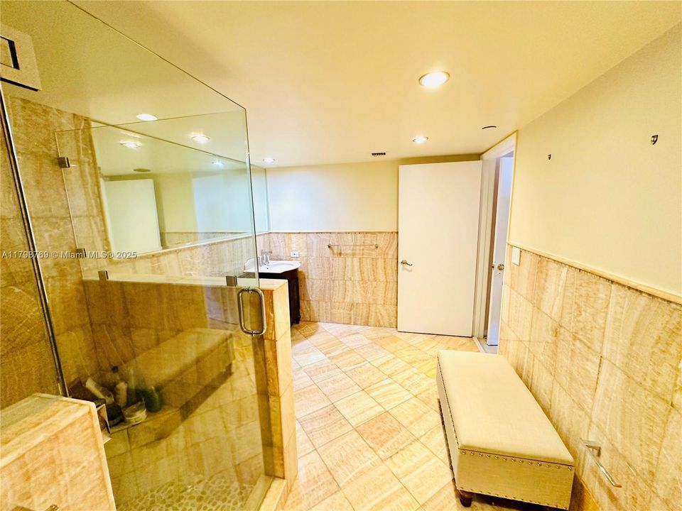 For Sale: $880,000 (2 beds, 2 baths, 1480 Square Feet)