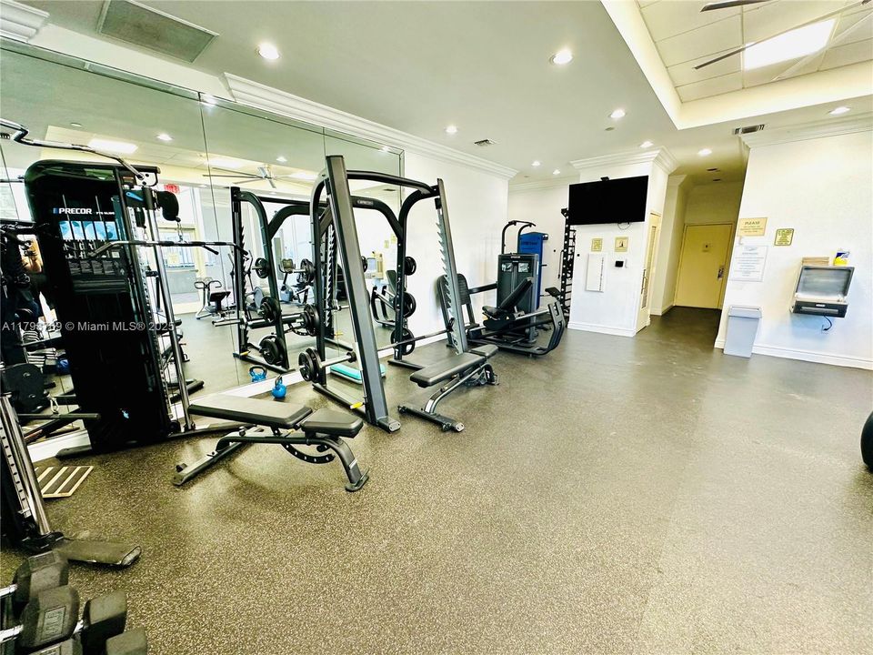 For Sale: $880,000 (2 beds, 2 baths, 1480 Square Feet)