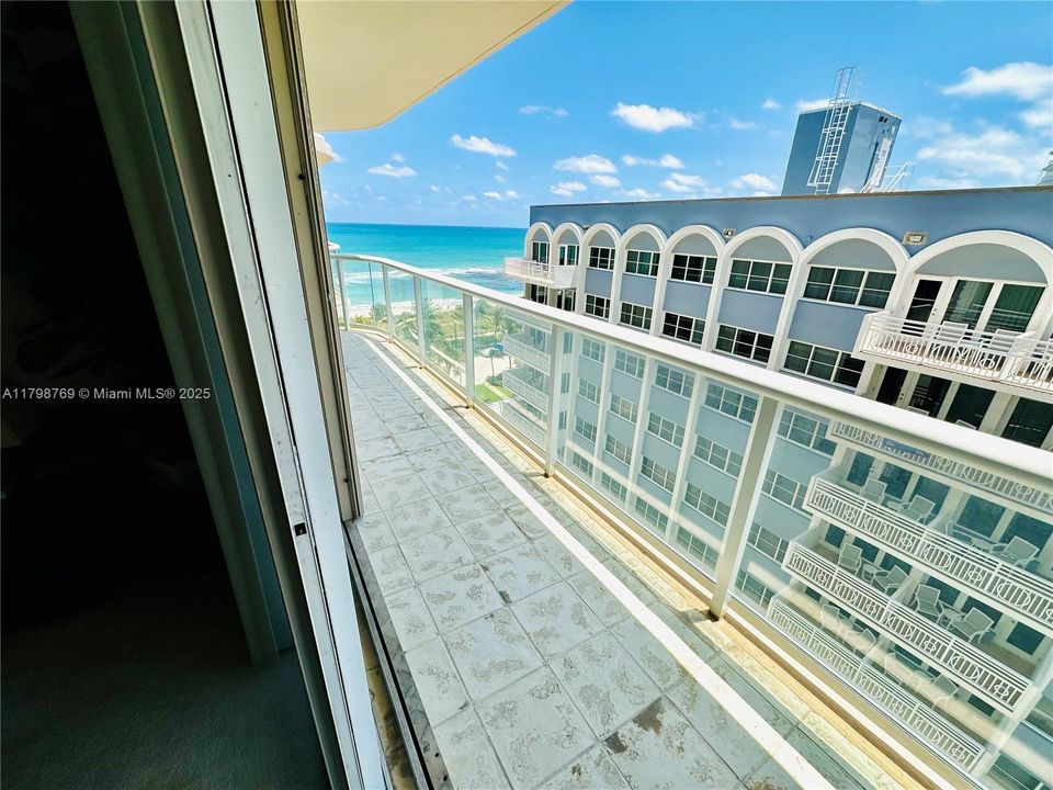 For Sale: $880,000 (2 beds, 2 baths, 1480 Square Feet)