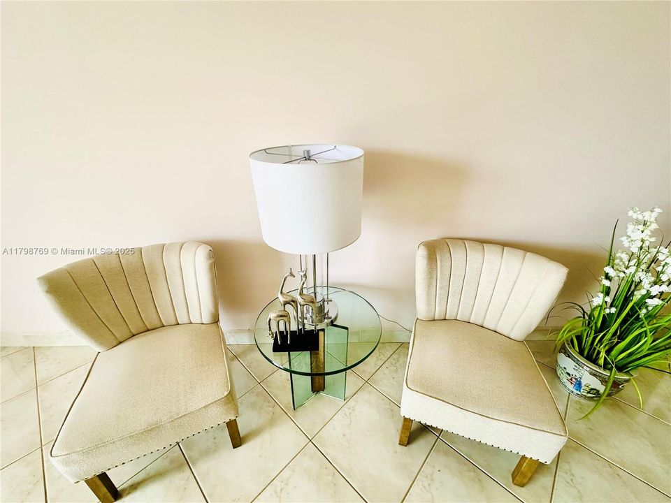 For Sale: $880,000 (2 beds, 2 baths, 1480 Square Feet)