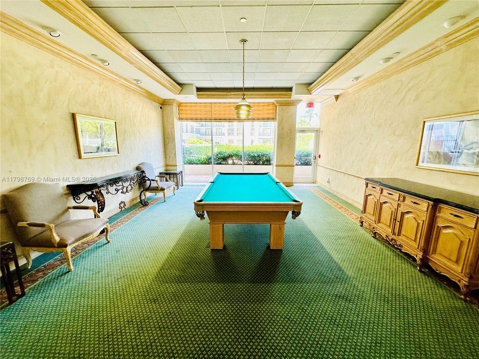 For Sale: $880,000 (2 beds, 2 baths, 1480 Square Feet)