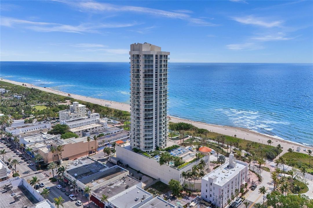 For Sale: $1,400,000 (2 beds, 2 baths, 1410 Square Feet)