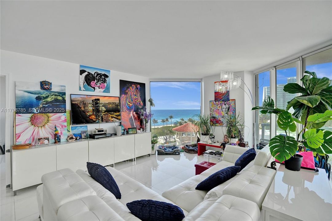 For Sale: $1,400,000 (2 beds, 2 baths, 1410 Square Feet)