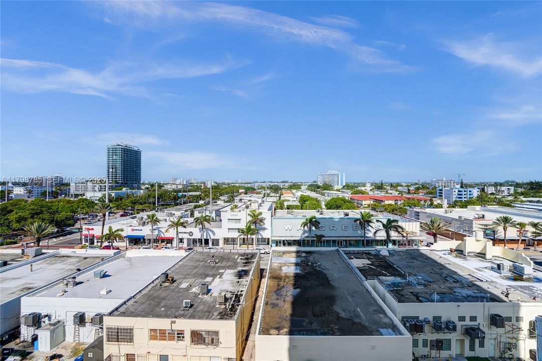 For Sale: $1,400,000 (2 beds, 2 baths, 1410 Square Feet)