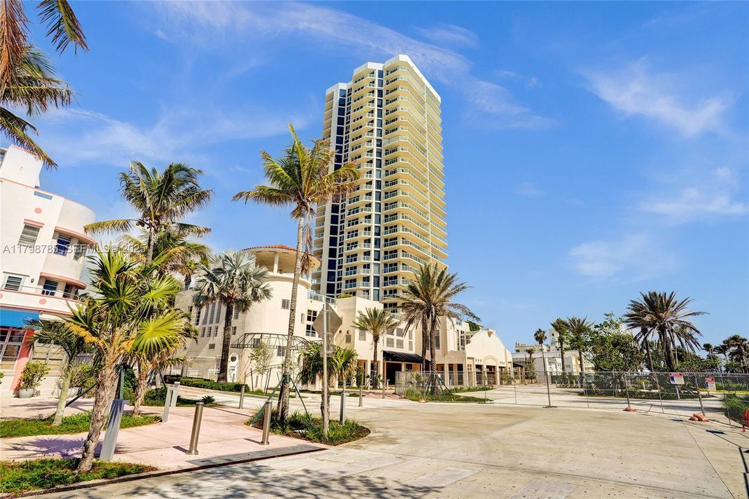 For Sale: $1,400,000 (2 beds, 2 baths, 1410 Square Feet)