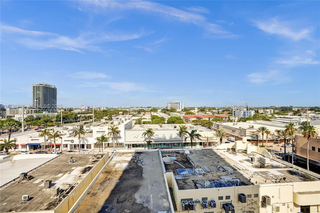For Sale: $1,400,000 (2 beds, 2 baths, 1410 Square Feet)