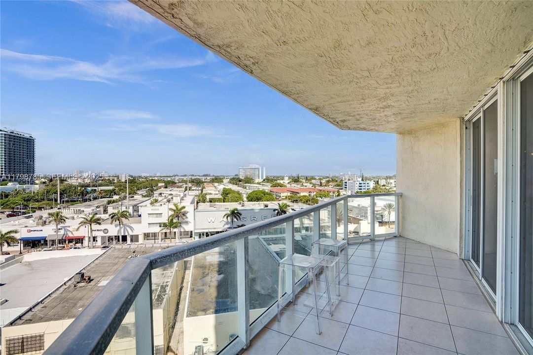 For Sale: $1,400,000 (2 beds, 2 baths, 1410 Square Feet)