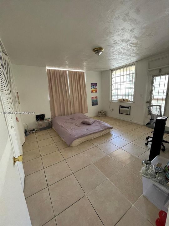 Vendido Recientemente: $290,000 (1 camas, 1 baños, 690 Pies cuadrados)