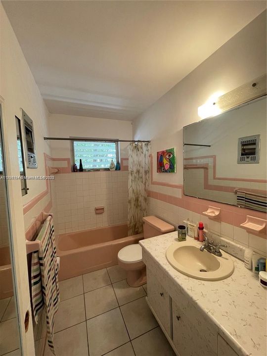 Vendido Recientemente: $290,000 (1 camas, 1 baños, 690 Pies cuadrados)