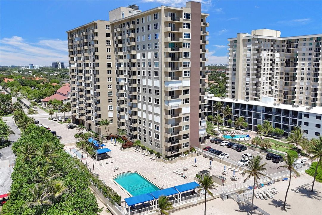 最近售出: $270,000 (1 贝兹, 1 浴室, 760 平方英尺)