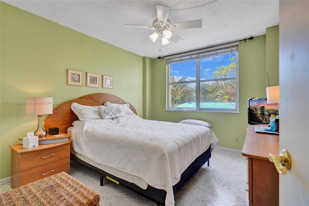 最近售出: $270,000 (1 贝兹, 1 浴室, 760 平方英尺)