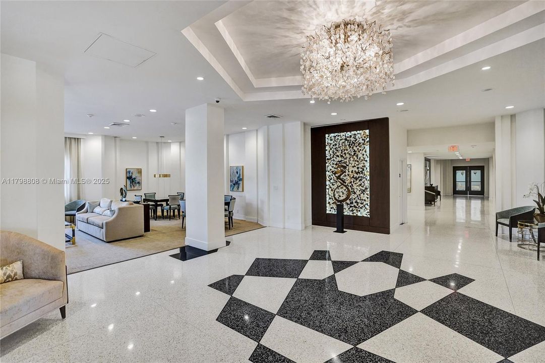 最近售出: $270,000 (1 贝兹, 1 浴室, 760 平方英尺)