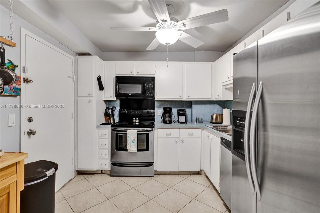 最近售出: $270,000 (1 贝兹, 1 浴室, 760 平方英尺)