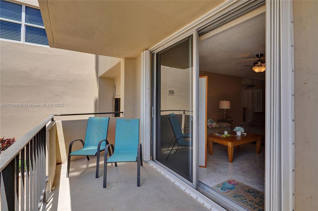 最近售出: $270,000 (1 贝兹, 1 浴室, 760 平方英尺)