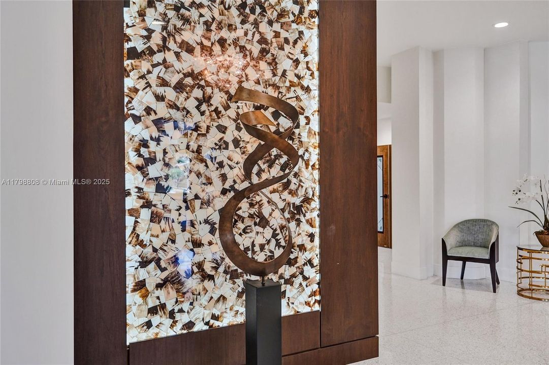 最近售出: $270,000 (1 贝兹, 1 浴室, 760 平方英尺)