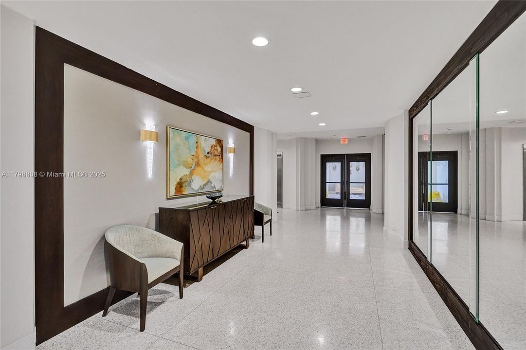 最近售出: $270,000 (1 贝兹, 1 浴室, 760 平方英尺)