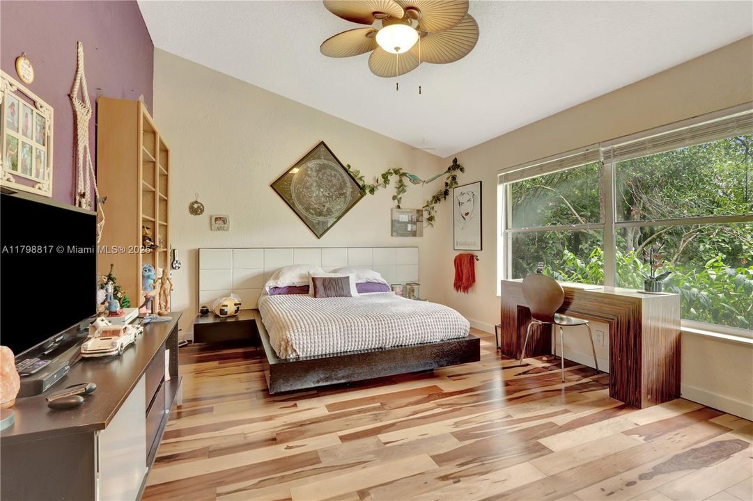 Active With Contract: $1,129,000 (4 beds, 2 baths, 2918 Square Feet)