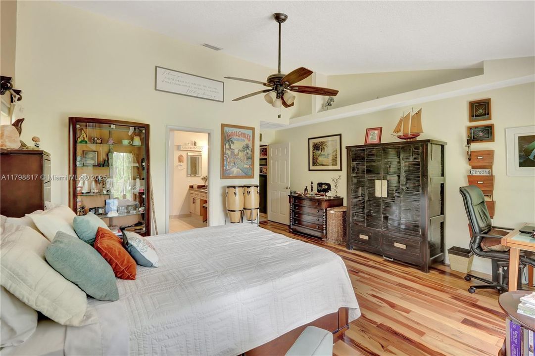 Active With Contract: $1,129,000 (4 beds, 2 baths, 2918 Square Feet)