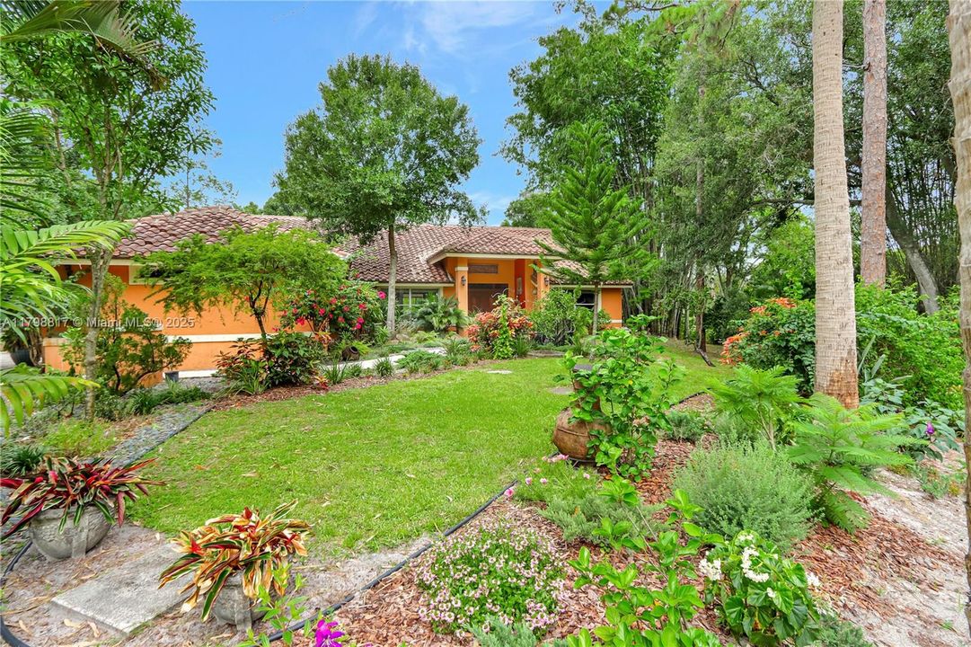 Active With Contract: $1,129,000 (4 beds, 2 baths, 2918 Square Feet)