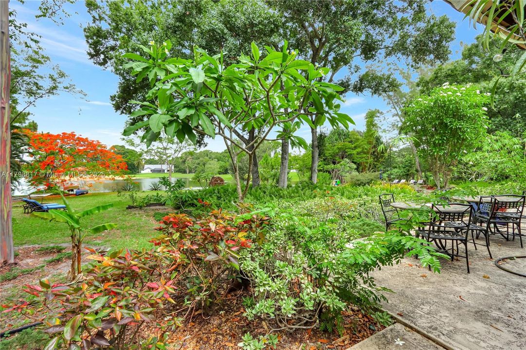 Active With Contract: $1,129,000 (4 beds, 2 baths, 2918 Square Feet)