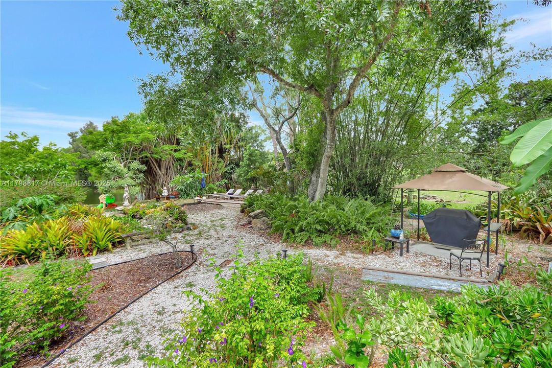 Active With Contract: $1,129,000 (4 beds, 2 baths, 2918 Square Feet)