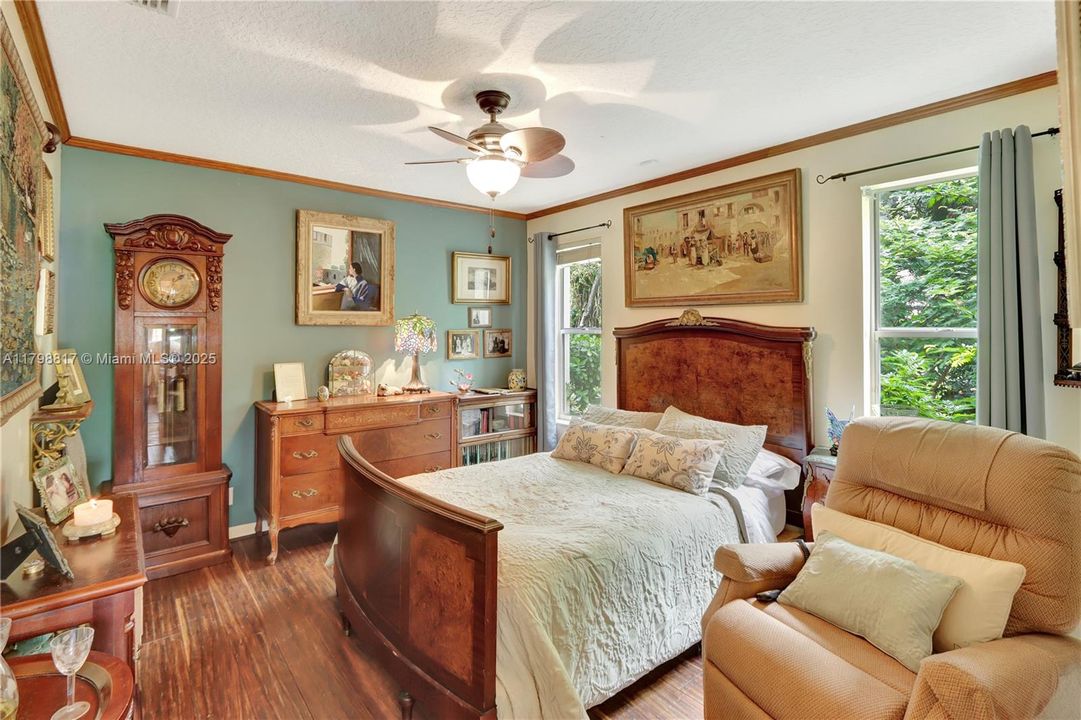 Active With Contract: $1,129,000 (4 beds, 2 baths, 2918 Square Feet)