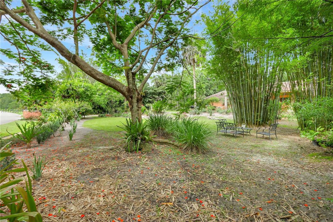 Active With Contract: $1,129,000 (4 beds, 2 baths, 2918 Square Feet)