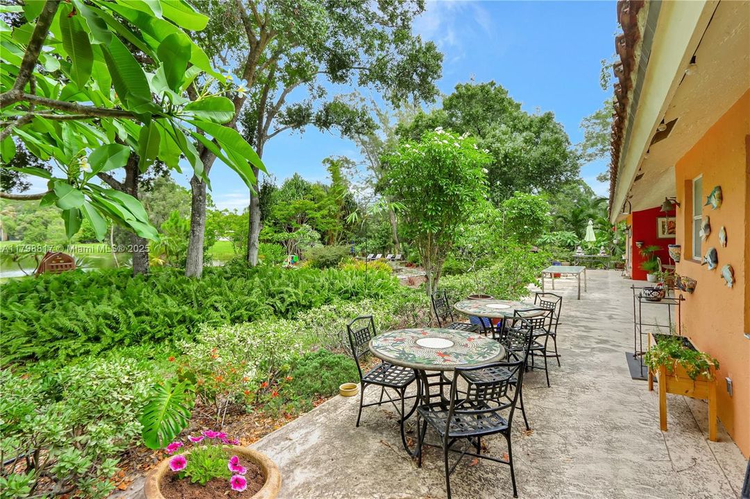 Active With Contract: $1,129,000 (4 beds, 2 baths, 2918 Square Feet)