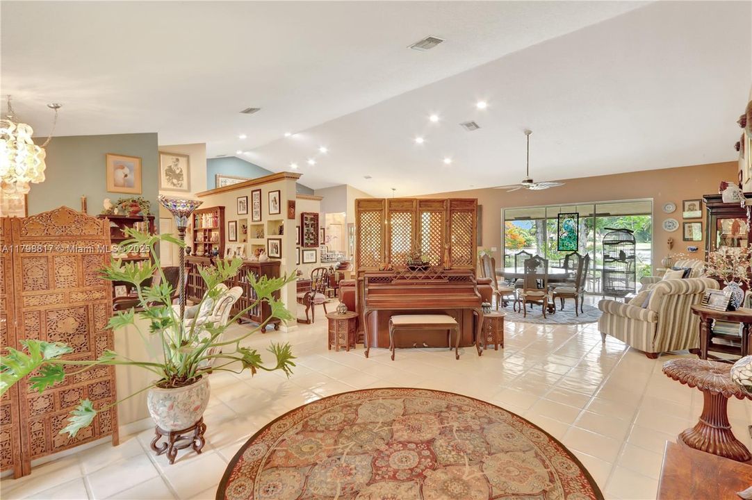 Active With Contract: $1,129,000 (4 beds, 2 baths, 2918 Square Feet)