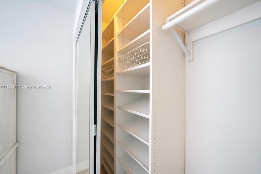 Recently Sold: $1,675,000 (4 beds, 3 baths, 2004 Square Feet)