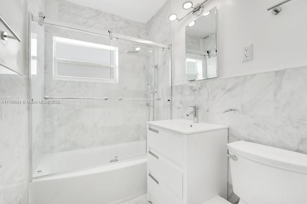 Recently Sold: $1,675,000 (4 beds, 3 baths, 2004 Square Feet)