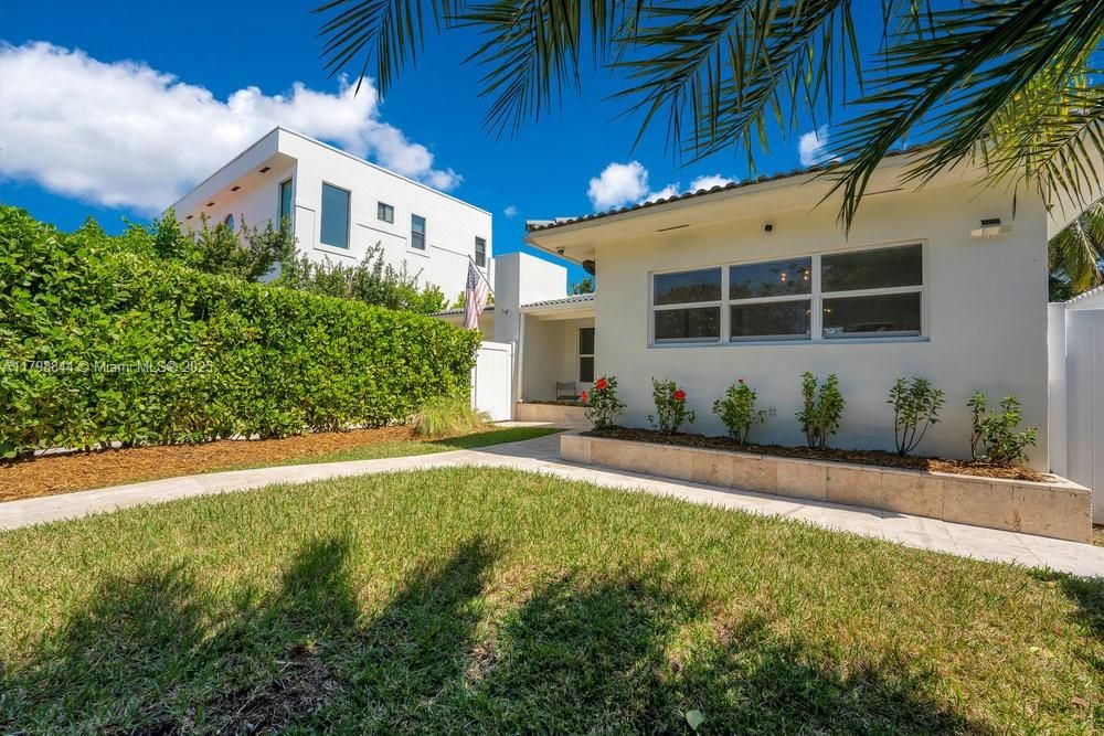 Recently Sold: $1,675,000 (4 beds, 3 baths, 2004 Square Feet)