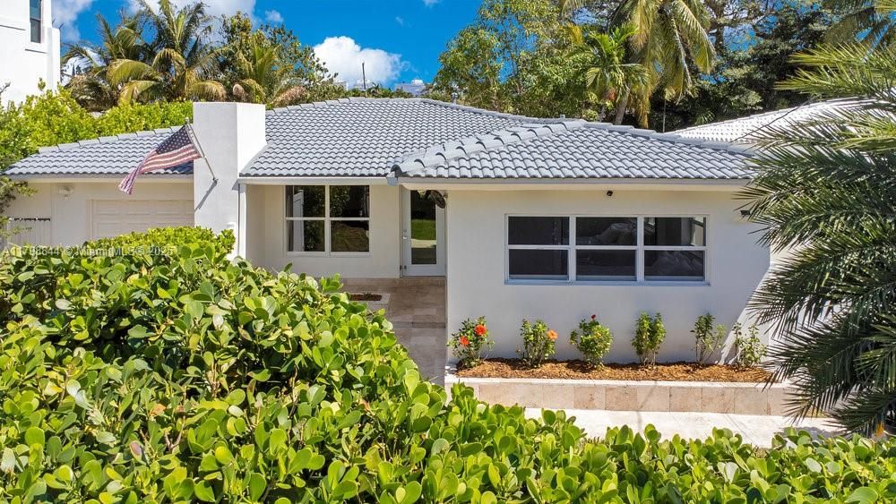 Recently Sold: $1,675,000 (4 beds, 3 baths, 2004 Square Feet)