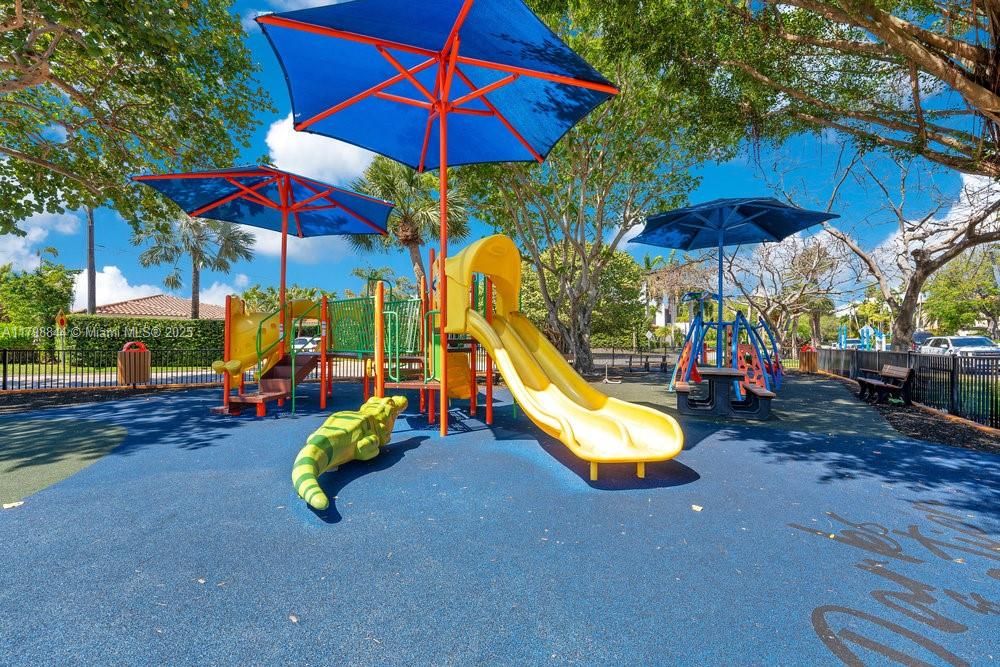 Recently Sold: $1,675,000 (4 beds, 3 baths, 2004 Square Feet)