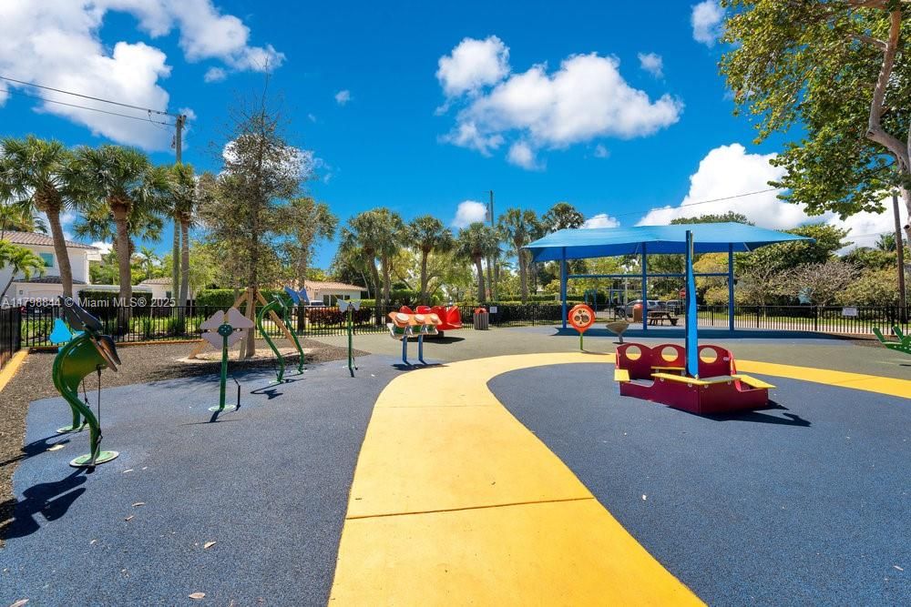 Recently Sold: $1,675,000 (4 beds, 3 baths, 2004 Square Feet)