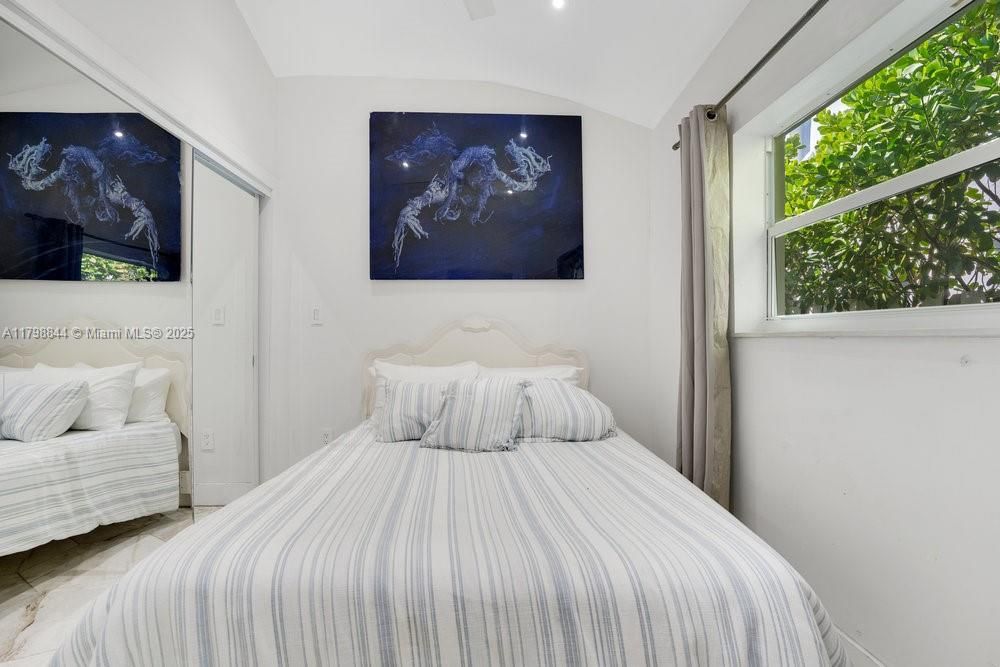 Recently Sold: $1,675,000 (4 beds, 3 baths, 2004 Square Feet)