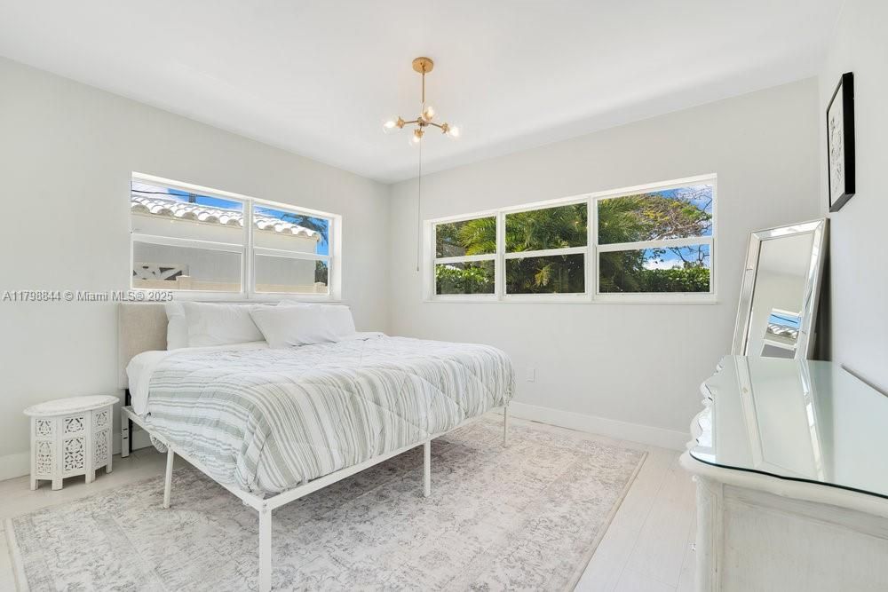 Recently Sold: $1,675,000 (4 beds, 3 baths, 2004 Square Feet)