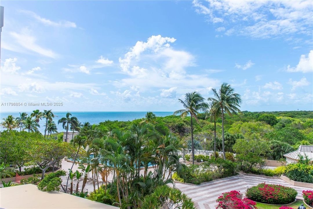 Recently Rented: $12,000 (3 beds, 2 baths, 1782 Square Feet)