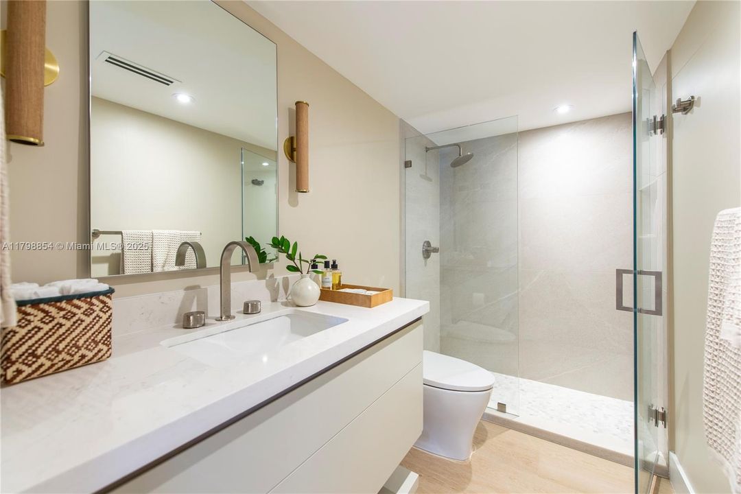 Recently Rented: $12,000 (3 beds, 2 baths, 1782 Square Feet)