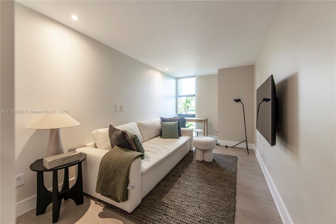 Recently Rented: $12,000 (3 beds, 2 baths, 1782 Square Feet)