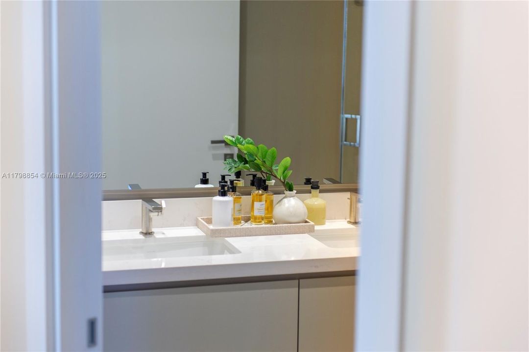 Recently Rented: $12,000 (3 beds, 2 baths, 1782 Square Feet)