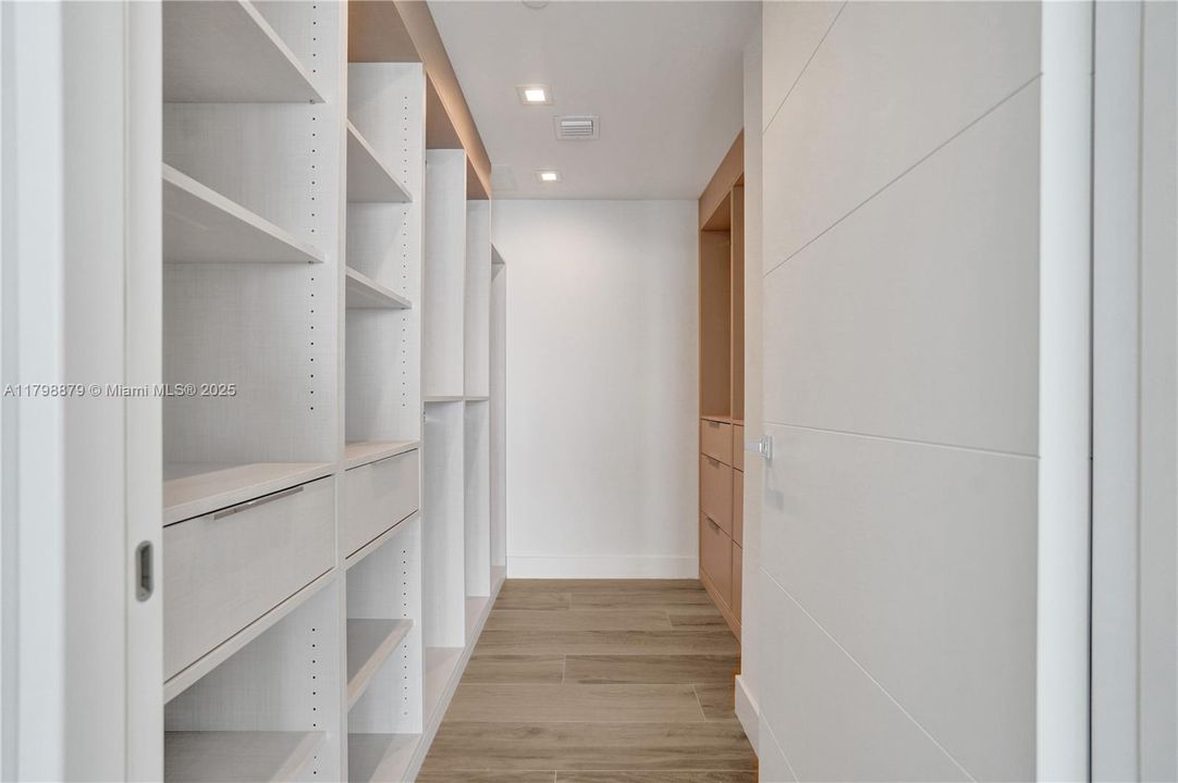 En Venta: $3,699,000 (3 camas, 3 baños, 2210 Pies cuadrados)