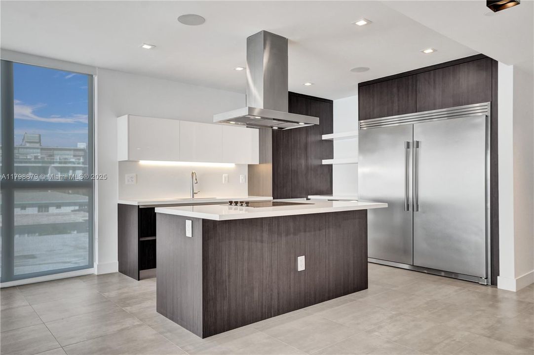 En Venta: $3,699,000 (3 camas, 3 baños, 2210 Pies cuadrados)