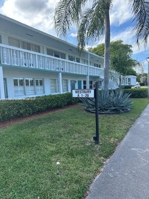 Active With Contract: $1,450 (1 beds, 1 baths, 585 Square Feet)