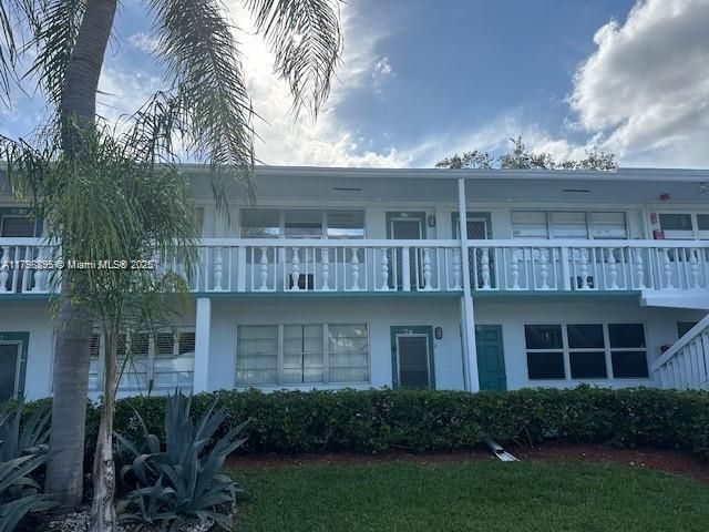 Active With Contract: $1,450 (1 beds, 1 baths, 585 Square Feet)